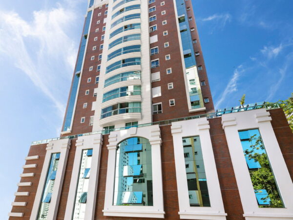 Venda de apto no Edifício Carmel Vista Alta em Balneário Camboriú