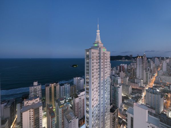 Apto à Venda no Grand Place Tower em Balneário Camboriú