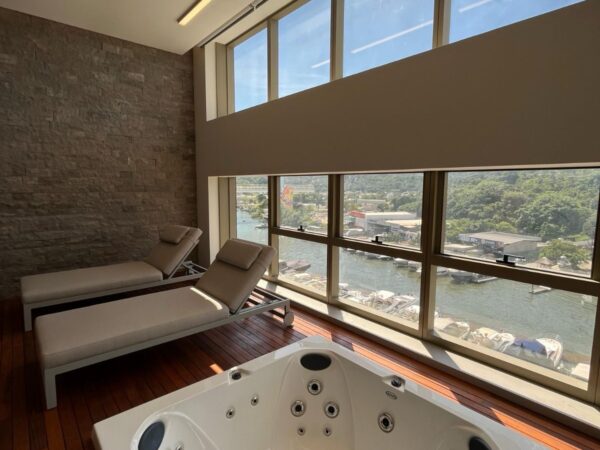 Apartamento á Venda no Yachthouse Balneário Camboriú